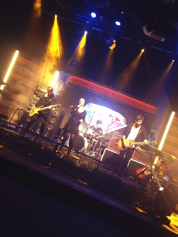 DreamTvOfficial's tweet photo. .@AnaSahneLive'ın bugünkü özel konuğu .@model_band 22:00'da .@DreamTvOfficial ekranlarında! http://t.co/XM0RgWWrzr