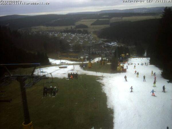 Genieten van de #sneeuw in #Winterberg sneeuwhoogte.nl/wintersport/du…