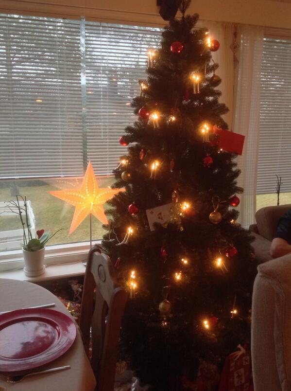 CFJ88's tweet photo. Merry christmas :)<3 http://t.co/s3G3SGeQeD