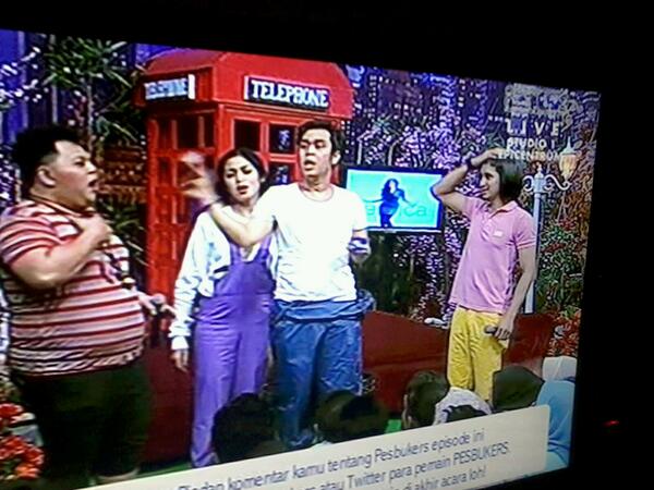 RidhoVedy's tweet photo. @pesbukers_antv @ChandKelvin @tarrabudimap @jess_iskandar  kak chand kelvin klau pakek rambut palsu wajahnya unyu":-D http://t.co/BMXxHNepuA