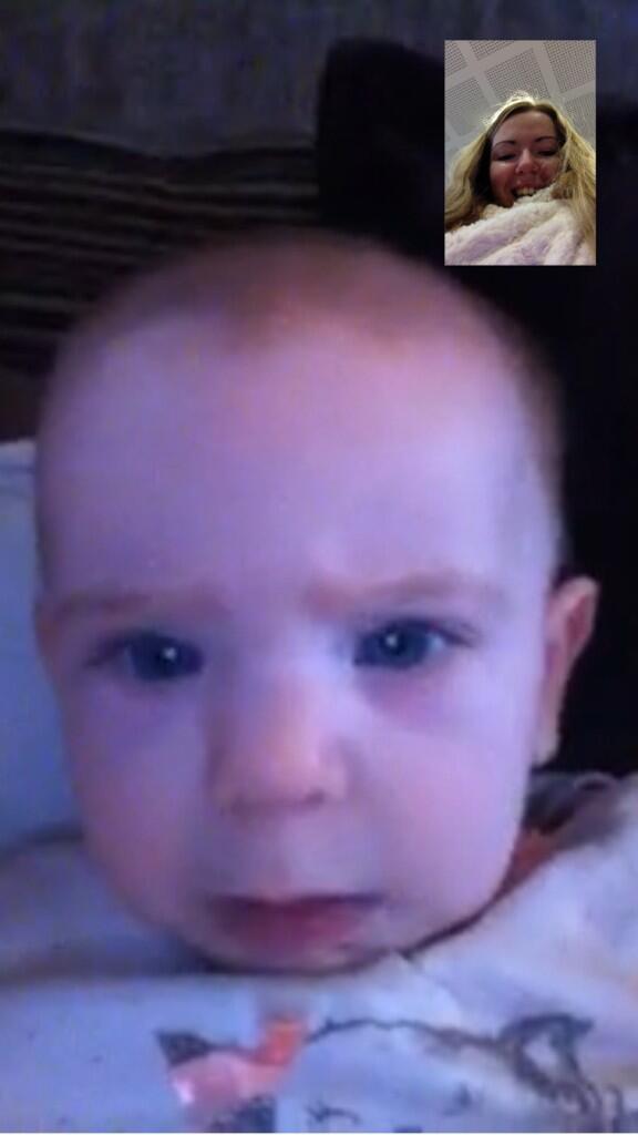 _laurapoole's tweet photo. Face timing my girl x http://t.co/ziFxSp3lnQ