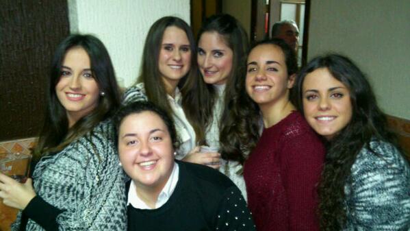 lunaaMD's tweet photo. "@AnaaCMe: Nochebueneando !! http://t.co/yAQ9Urrxdy"