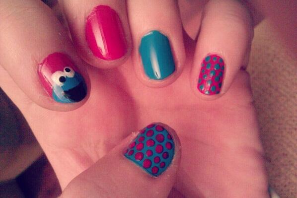 Nuninails's tweet photo. sencillas pero originales 5€ http://t.co/juwVmKaBO4