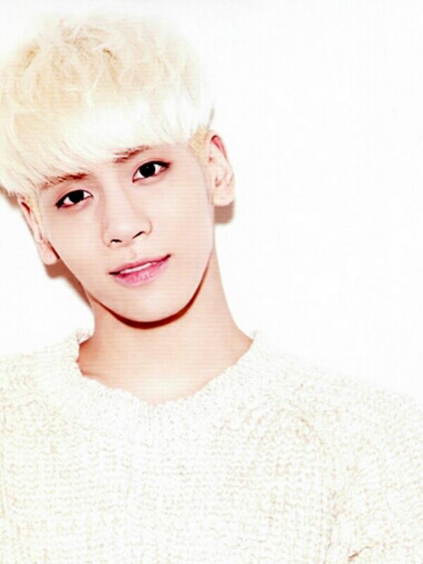 _llll__'s tweet photo. @_behind__you 조공 http://t.co/GAHVYSvbnZ