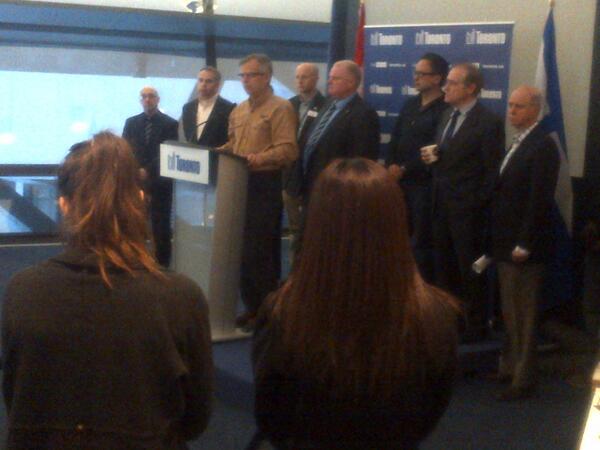 Toronto Hydro On Twitter Toronto Hydro Ceo Anthony Haines Provides Restoration Updates At City Of Toronto Icestorm2013 Darkto Http T Co H7mcyuesc3