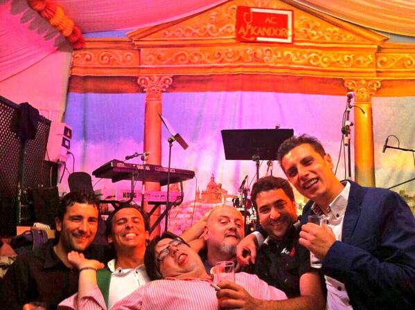 andreselgafas's tweet photo. Esta tarde en CAFETERÍA LOS ANGELES (Domínguez de la Haza junto a la plazabastos) "PALIKE" a partir de las 17:00 h http://t.co/eRL6KfTNKs