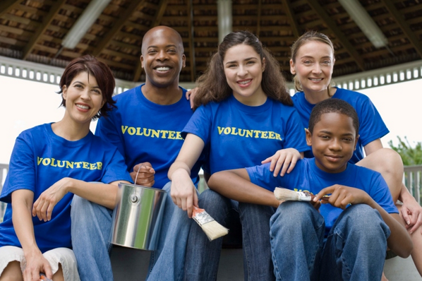 GreatGiveBack's tweet photo. Volunteering with friends is a great way to get involved if you don't know anyone in an organization. http://t.co/WNX4VlFn7g