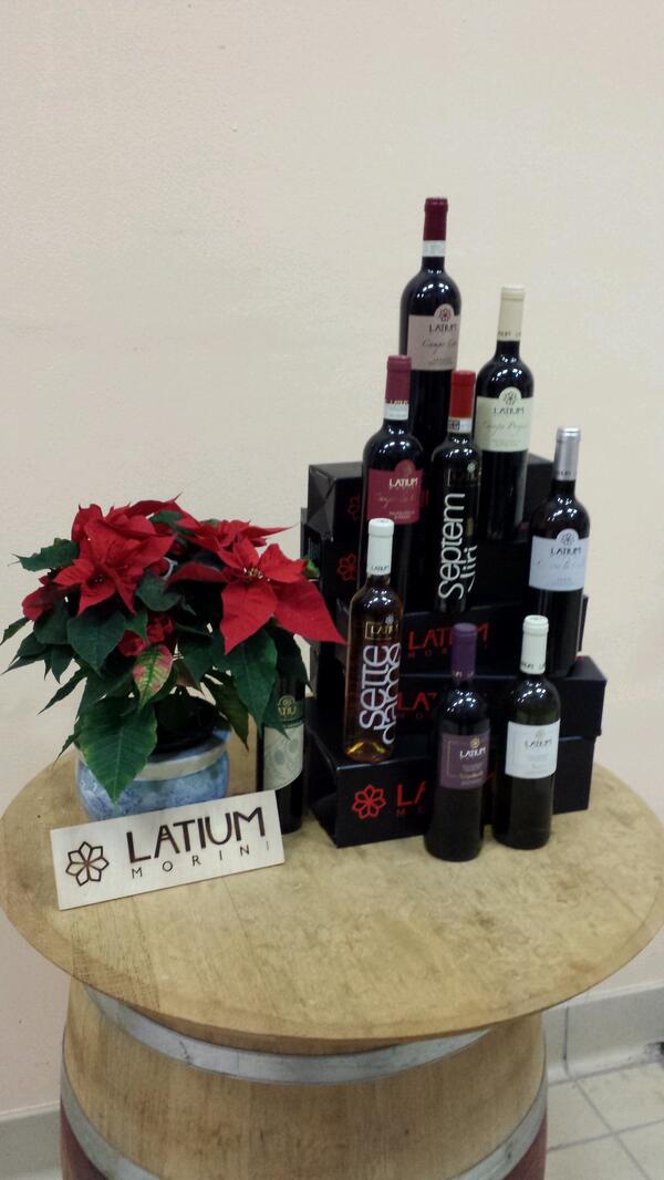 LatiumMorini's tweet photo. Merry Christmas and Happy new year! http://t.co/7BuLpYcYNr
