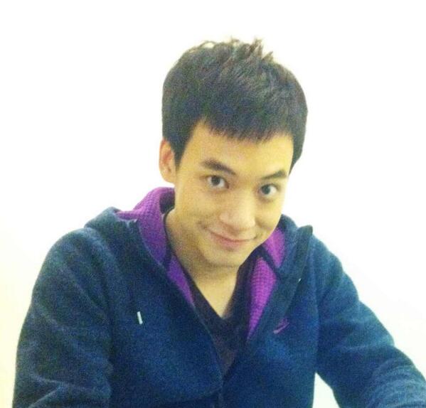 UpadG's tweet photo. นี่พี่บีค่ะหล่อไหม http://t.co/pCvG5MDiPa