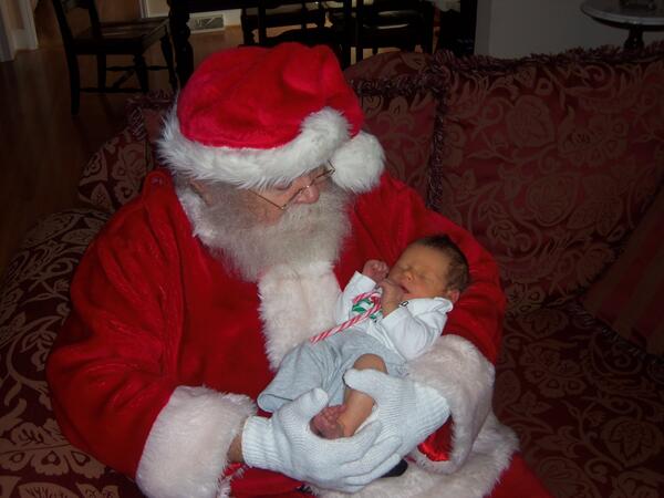 SweetBabyDillon's tweet photo. Look who came to visit me this morning on his big day! #LuckyLittleBoy #SantaWasHere http://t.co/huaC6lWc7G