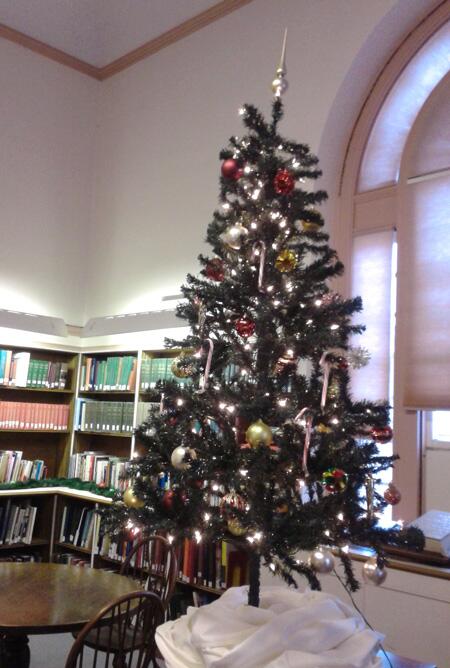 VCFA's tweet photo. Happy holidays to each and every one of you! From the #VCFA Library @HungerMtn @WeAreVCFA @VCFAMusicComp @VCFA_IT http://t.co/Rdqb60xoFB
