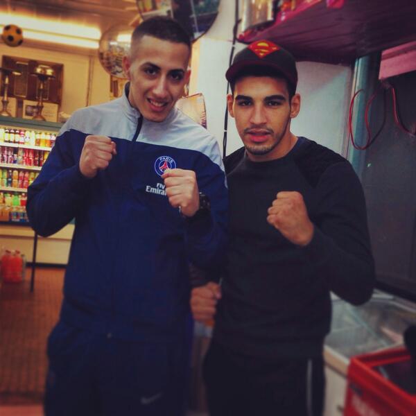 BilelJkitou's tweet photo. #Auhanoutcommealamaison @tiidj http://t.co/jd6dRc8B8U