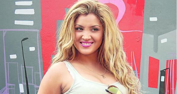 RealityPeru_'s tweet photo. Vota por Micheille Soifer como el mejor rostro femenino 2013 con un RT. 

{Siguenos, si no el voto no vale} http://t.co/RwUuPGan7X
