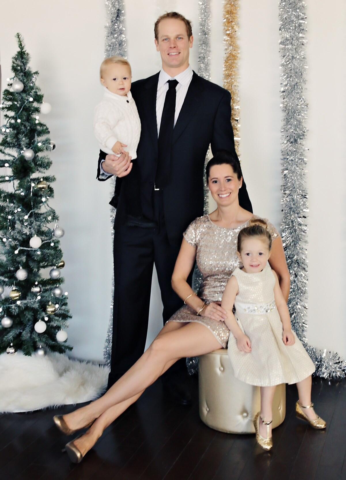 Justin Morneau com on X: Happy Holidays from our family to yours, The Morneau  Family  / X