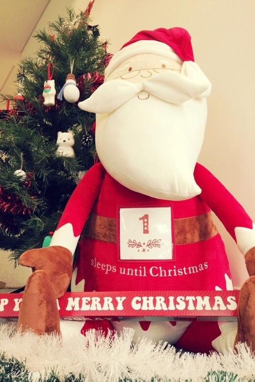 marksandspencer's tweet photo. Our final #AdventGuess prize is: 18 Walnut Whips! Congratulations @LOUBYJOSH. Thanks to everyone for playing! http://t.co/ifmoQ6YHg6