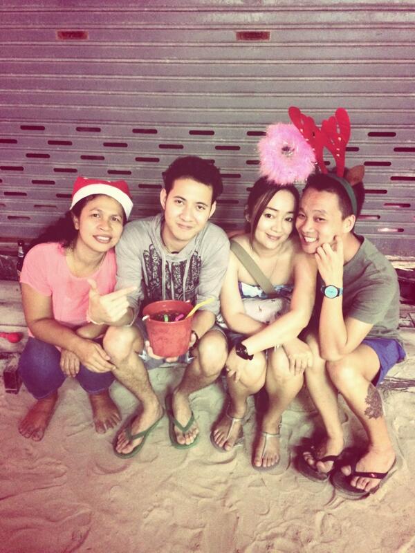 tungbui286's tweet photo. A little party aint kill nobody #MerryXmas http://t.co/Ti1OFYUqi9