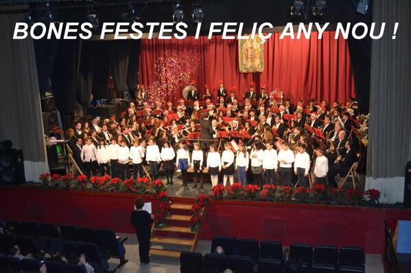 ArtManisense's tweet photo. Tota la família de L'#ArtísticaManisense us desitja unes bones festes! http://t.co/oMNlhE4Bmg