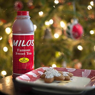 DrinkMilos's tweet photo. A jolly old man will think this is pretty sweet #milostea #mymilos #milos #tea #holidays http://t.co/rJKDG4mXuk