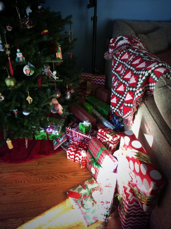 hrsimpso's tweet image. There isn't one gift under the tree for me yet 😪 #gettingcoal