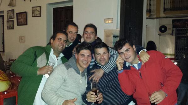 GaonaLui's tweet photo. Sigue la fiestaaa @delacortepaco @danielortegasa4 @julio04683538 @alberto52540591 .... http://t.co/pu0sowIO6H