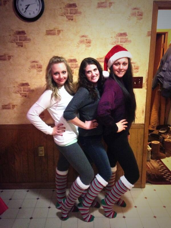 rebkawhoaa's tweet image. Too fab. #elfsocks #santaslittlehelpers