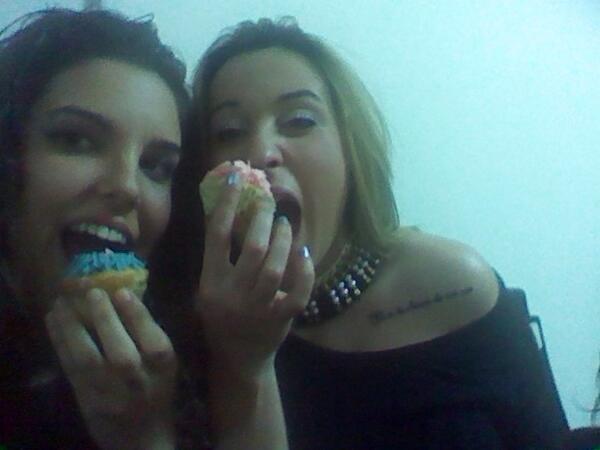 EsterMayquez's tweet photo. @MarthaFuster pastelitos de eunice jojojo http://t.co/O1MxwFouT7