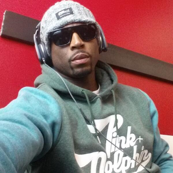 RobRileyNYC's tweet photo. @PinkDolphinCo Thanks for keeping a brother stylishly warm on my way home #Brooklynstandup #comfly comfortable & fly http://t.co/Swq43aG4ri