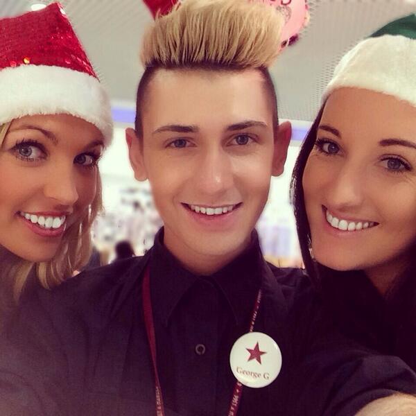 alexreevo's tweet photo. Elf, Santa and lovely george xxxx 🎄❄️🎅🎁⛄️💅👯 http://t.co/cWhSJ4ysrs