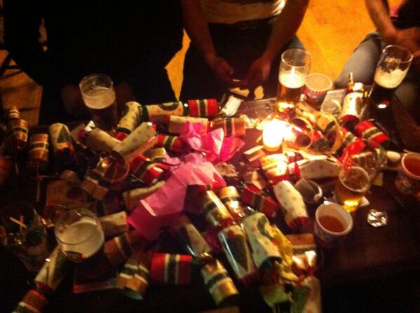 seanhub_91's tweet photo. Christmas down the pub!! #Crackercarnage http://t.co/4IQoMHN33O