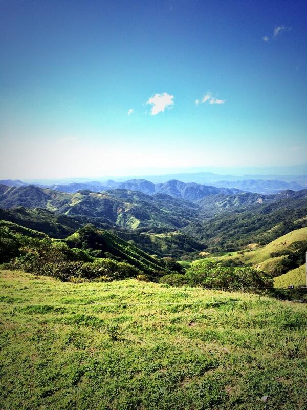 benpmckenzie's tweet photo. Christmas in Costa Rica. Reality? Yes. Song title? Yes. Working on it. http://t.co/AwB4veteMz