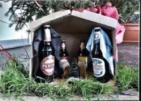 nicklucarelli's tweet photo. “@GiustiFernando @DeRaffa85  sarà il vostro prossimo presepio in casa http://t.co/xNFmwZiqGs”