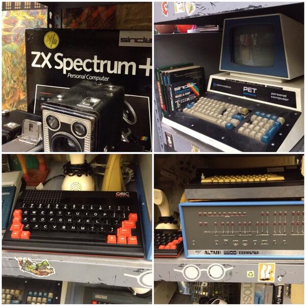 ITCrowdSupport's tweet photo. Thank you to @computermuseum for donating equipment for the set! #itcrowd http://t.co/7HHOWDSwog