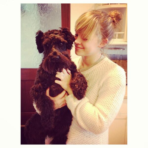 DenzelG10's tweet photo. Christmas Cuddles wiv big sis :) http://t.co/Vzi8boYvJo