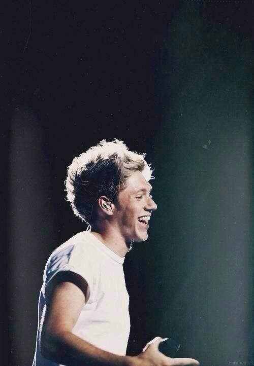 cyruscagdr's tweet photo. @niallscagdr  AUGURI DI BUON NATALE  AMORE... TI AMO TANTO http://t.co/RF0pQQn38R