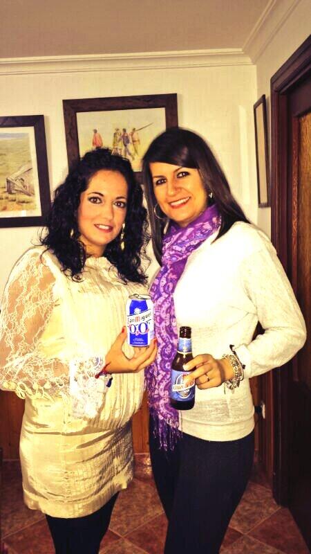 EspadaJesus's tweet photo. Estas Navidades son muy especiales, @EspadaGitana y @noeliasegura3 las nuevas mamis del 2014 Enhorabuena a las dos. http://t.co/kKmCJlZDaT