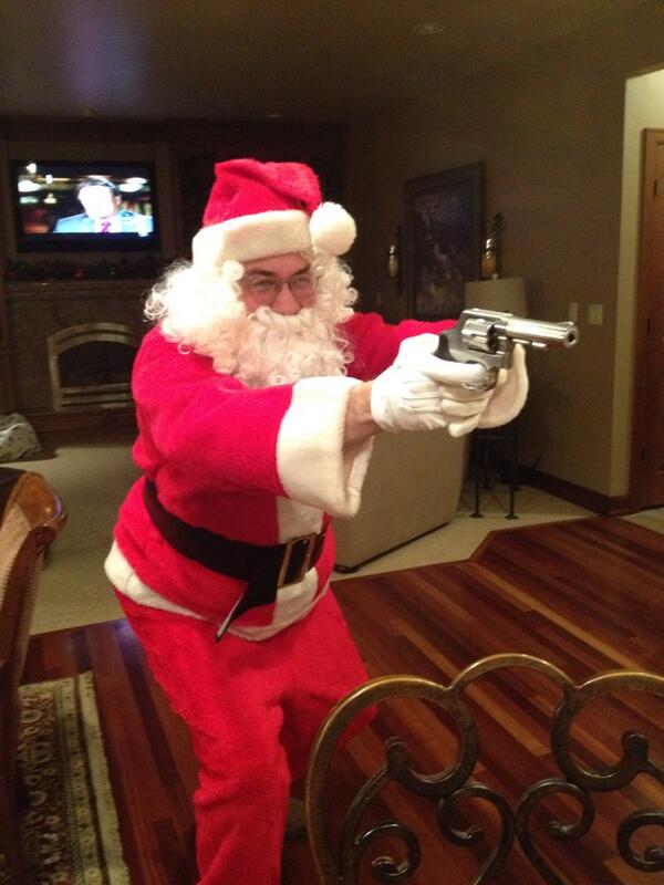 lisatiggs's tweet photo. Merry Christmas from the Tiggelaar family http://t.co/v4xOWGFdzC