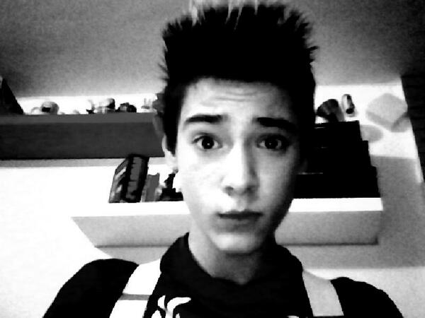 LouisTuron's tweet photo. fb : https://t.co/o1fGcCuR7H
Tes skinhead ? ajoute :') http://t.co/J1GU8h4b6Z