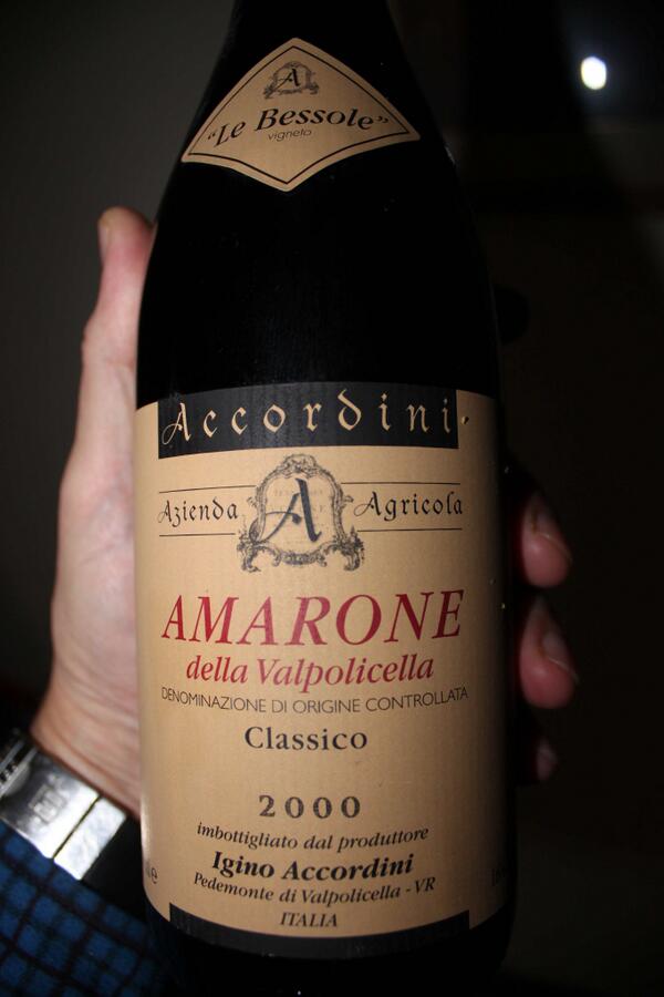 nonnoadelmo's tweet image. Non avrei dovuto bere l'amarone, ora ho le orecchie rosse.
#scaramacai