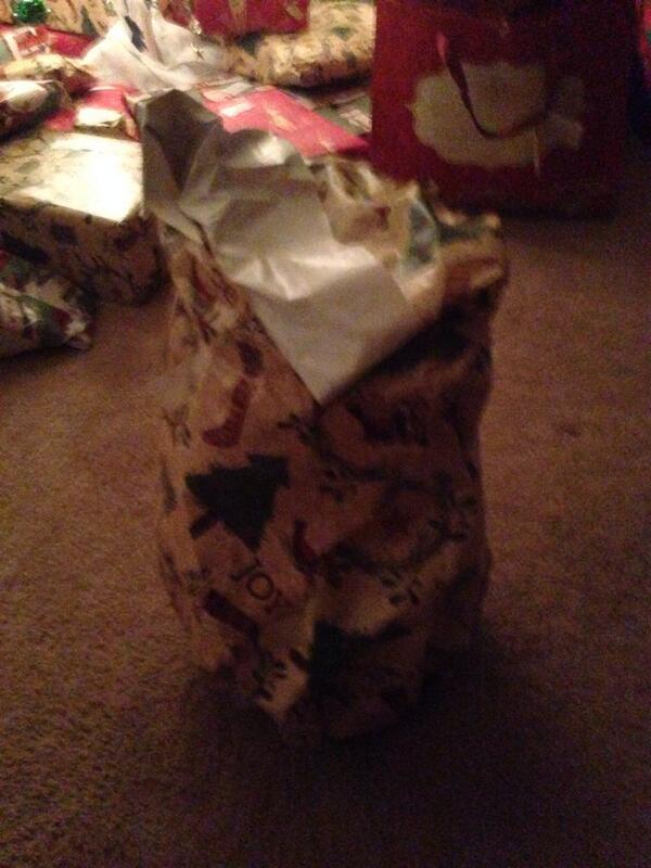 217Problems's tweet photo. RT if you're the one in the family that is the worst at wrapping gifts.I swear a bomb did not hit this present.#Help http://t.co/YBwCcuMDOJ