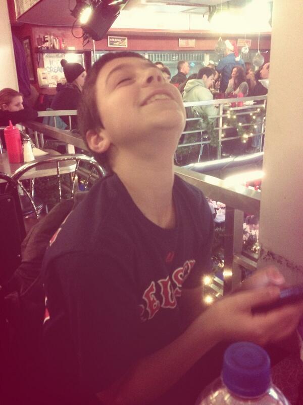hammer439's tweet photo. Sonny boy loves the turkey lurkey  @ #ellensstardust . Place is hopping! http://t.co/Rzuc8CsQto