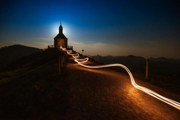 Bill_Gross's tweet photo. Running w/lights for 15 second exposure makes this photo awesome. By Stefan Thaler: http://t.co/2gfzqEugTQ http://t.co/4zOXiBZMNn