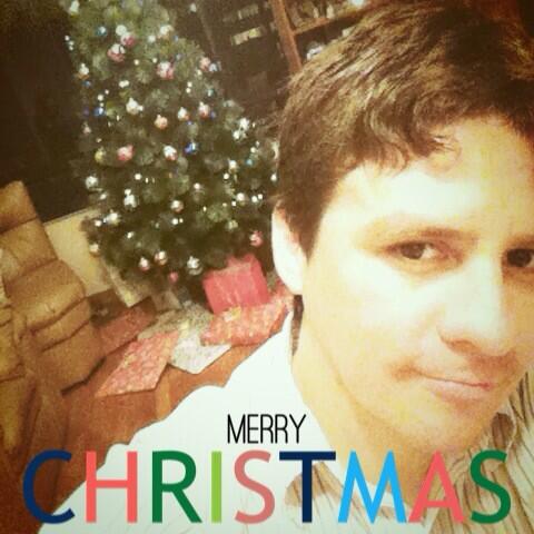 GermanLoero's tweet photo. Felices Fiestas ;) http://t.co/9aTmTadRIn