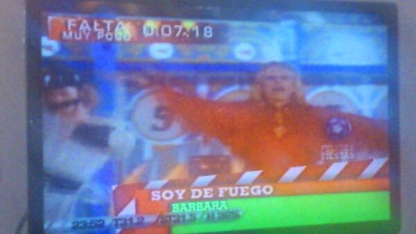 Paavvlo's tweet image. #conteofinal #navidad #musicadepresiva!