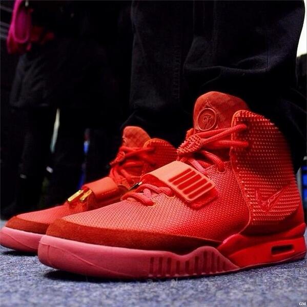 Jason_Demers's tweet photo. Nike Air Yeezy 2 - Red release on 12/27/2013 for $250 via @KicksOnFire #KoFapp http://t.co/aOxZ2IBNpz