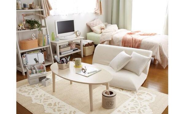 roomcode's tweet photo. 「はじめてのお部屋作り」
とっかかりのコツは、小さめでかわいい家��と雑貨を少しずつ揃えていくこと。
雑貨屋さんみたいなディスプレイラックがポイント！ http://t.co/XVWZBmgVkU