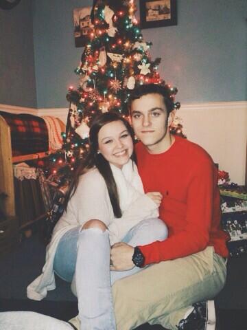 “<a href="/TimmyFinchum/">Tim Finchum</a>: Merry Christmas Eve Twitter 🎄🎁 ” I love you 😊