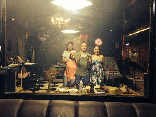 tungbui286's tweet photo. #crazy #party #family #HappyHolidays love from a tropical island ... http://t.co/5mhhsMOSmo