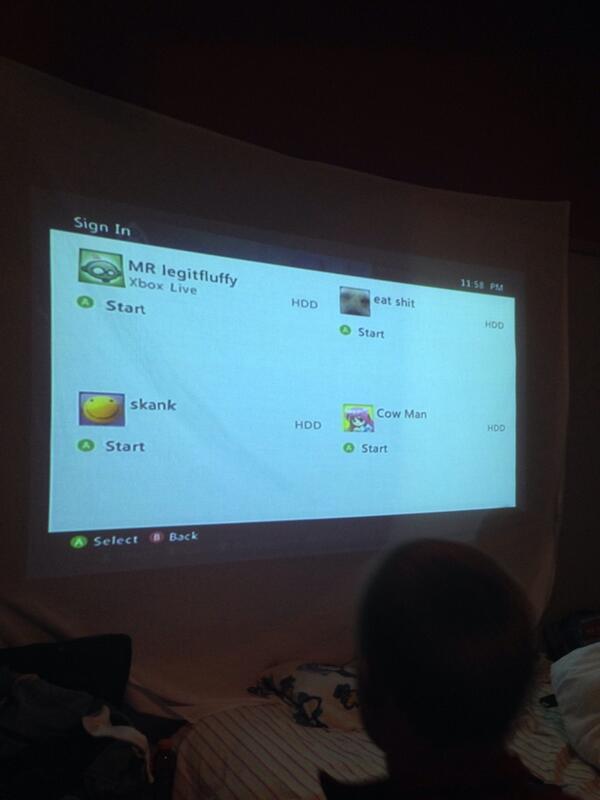 WoodroDr's tweet image. And that's the right way to play xbox.. #hugeprojectorscreen #randomnames