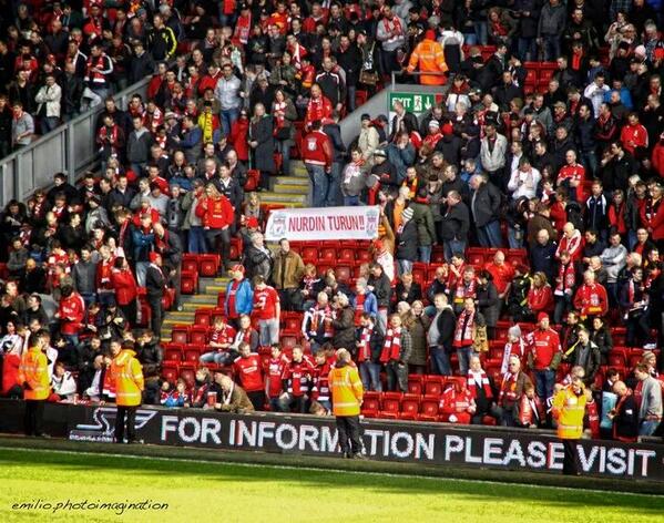 ridwankamil's tweet photo. Siap. Ieu abdi dkk nuju di Anfield 2011 jmn kisruh PSSI. RT @ManukLiverbird: @ridwankamil kedah diulem ulang taun http://t.co/3cL5d14giZ