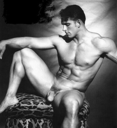 hiratab_6228465's tweet photo. bodybuilder #bigcockhead #muscular #nude #thickcock #dougperry #male #bodybuilder http://t.co/1cPOVXW2ga http://t.co/3XK2Ofrerx